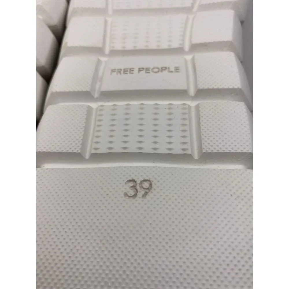 Free People‎ Catch Me If You Can Crochet Sneakers Sz 39 US W 8